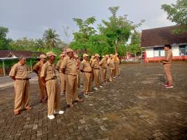 APEL SENIN PAGI MINGGU PERTAMA BULAN MARET